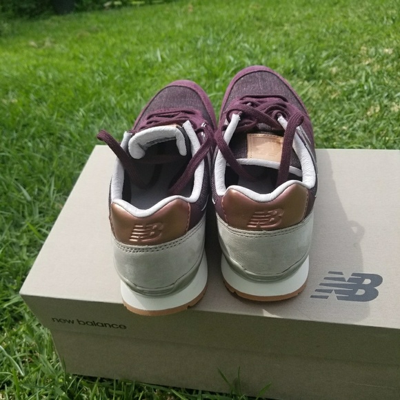 8.5 & 10 '696' SneakerSUPERNOVA Red - Picture 5 of 8